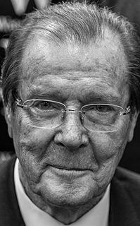 Roger_Moore_2014