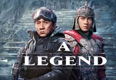 Póster oficial de El descubridor de leyendas con Jackie Chan y el elenco principal en una escena de acción.