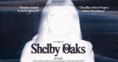 Póster oficial de Shelby Oaks, película de terror dirigida por Chris Stuckmann