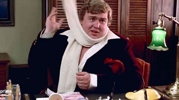 John Candy en una escena de “Splash” (1984), la comedia dirigida por Ron Howard que consolidó su popularidad en Hollywood