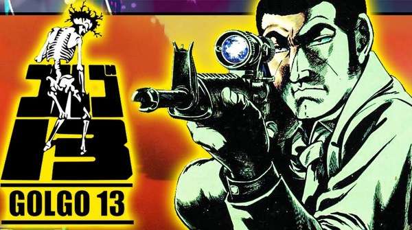 Duke Togo apunta con su rifle de francotirador en el póster original de Golgo 13: The Professional, con un fondo de tonos rojos y negros que enfatizan la tensión y el estilo noir del film.