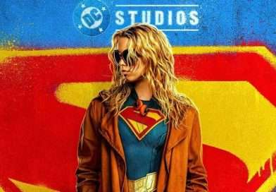 Poster oficial de Supergirl, la nueva película de DC, mostrando a la heroína en primer plano con estética oscura y épica.