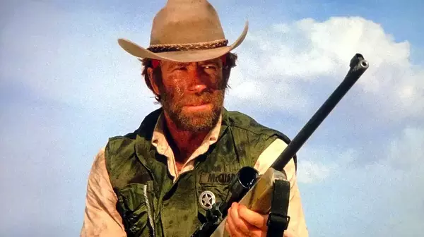 El duelo finale entre Chuck Norris y David Carradine convirtió a Lone Wolf Mcquade en una clásico del cine de acción de los 80.