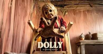 Póster oficial de Dolly, slasher retro dirigido por Rod Blackhurst