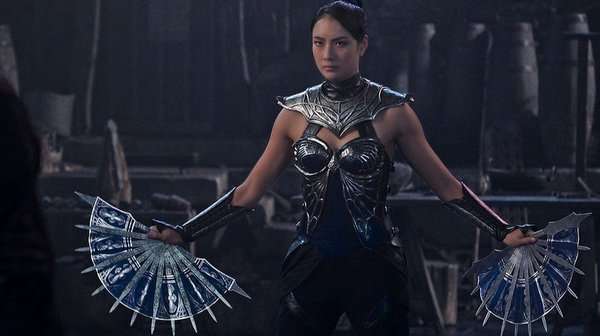 Kitana en una escena de combate de Mortal Kombat 2