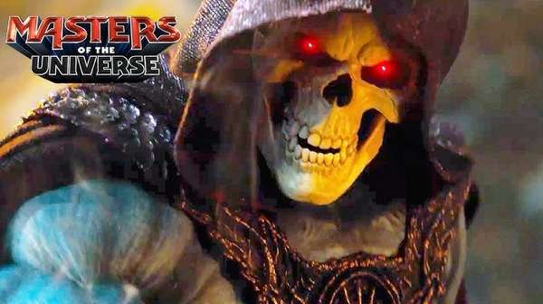 Jared Leto caracterizado como Skeletor en Amos del Universo.