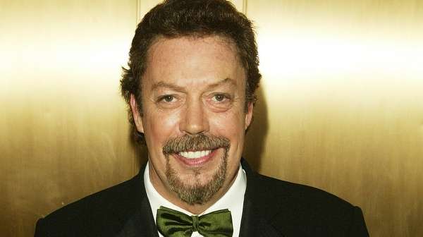 Retrato del actor Tim Curry