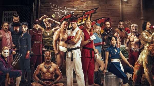 Reparto de Street Fighter caracterizado como los luchadores del videojuego, con sus vestuarios y apariencias inspirados en los personajes de Capcom.