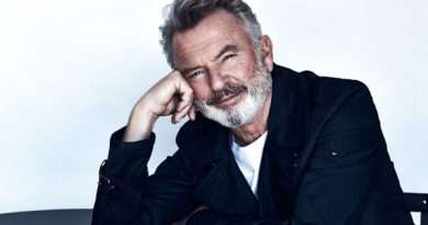 Retrato del actor Sam Neill, protagonista de clásicos como Jurassic Park, Merlín y Possession.